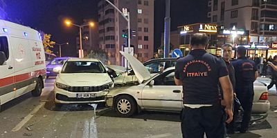 KAHRAMANMARAŞ'TA ZİNCİRLEME KAZA: 2 YARALI