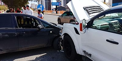 KAHRAMANMARAŞ’TA ZİNCİRLEME KAZA: 2 YARALI