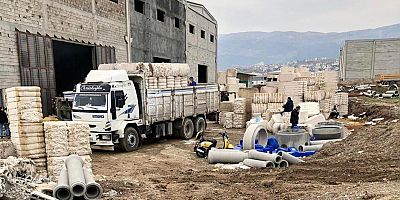 KAHRAMANMARAŞ TEKSTİL DEPOSUNDA YANGIN