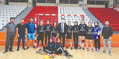 KAHRAMANMARAŞLI ALTIN KIZLAR GÖZÜNÜ 2. LİGE DİKTİ