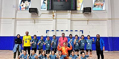 KAHRAMANMARAŞLI GENÇ KIZLAR GALİBİYETLE BAŞLADI 