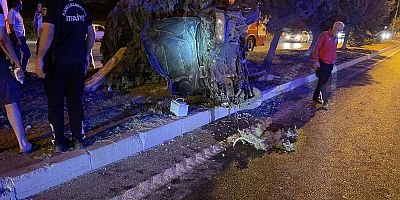 KAHRAMANMARAŞTA OTOMOBİL PARAMPARÇA OLDU