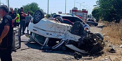 KAHRAMANMARAŞTA OTOMOBİL TAKLA ATTI: YARALI