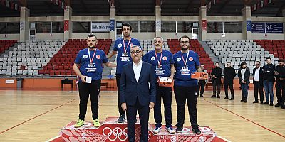 KAHRAMANMARAŞTA SPOR TURNUVASI ÖDÜL TÖRENİ İLE SONA ERDİ