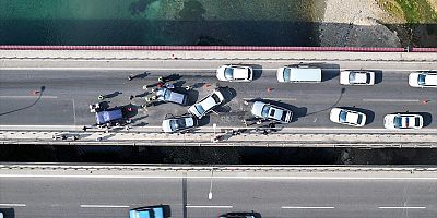 KAHRAMANMARAŞTA ZİNCİRLEME TRAFİK KAZASI: 7 YARALI