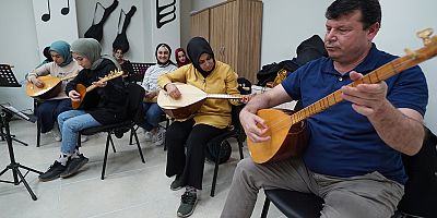 Büyükşehir Belediyesi’nin düzenlediği KAMEK’te kursiyere kanun