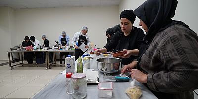 KAMEK’TE ÖĞRENİYOR, PROFESYONEL MUTFAKTA DENEYİM KAZANIYORLAR