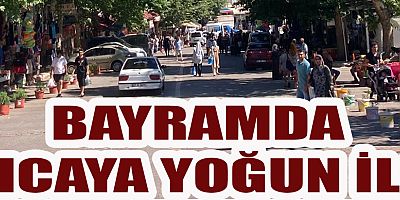 KAPLICALARIYLA ÜNLÜ ILICA, BAYRAMDA YOĞUN İLGİ GÖRDÜ.