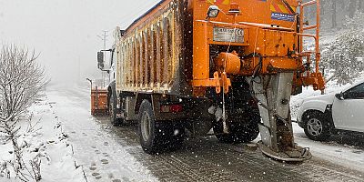 KAR KÜREME ARAÇLARIYLA SAHADA