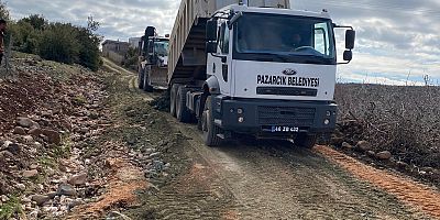PAZARCIK BELEDİYESİ’NDEN YAĞIŞ SONRASI YOL SEFERBERLİĞİ