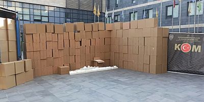KARGO SÜSÜ VERİLEN KAMYONETTE YAKALANDI: TAM 2 MİLYON 500 BİN ADET