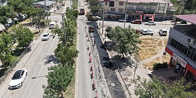 KASKİ’DEN SÜRMELİ BEY CADDESİ’NDE ASFALT ATAĞI: ULAŞIM DAHA GÜVENLİ VE KONFORLU OLACAK