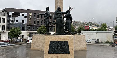 KIBRIS MEYDANI’NDAKİ ANIT YENİDEN AİT OLDUĞU YERDE