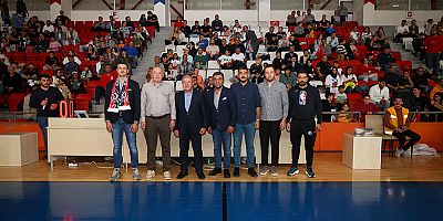 KİPAŞ HOLDİNG ANA SPONSORLUĞUNDAKİ İSTİKLALSPOR BASKETBOL TAKIMI FIRTINA GİBİ BAŞLADI! 77-66’LIK ZAFER