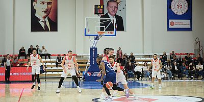 KİPAŞ İSTİKLAL BASKETBOL ÇEYREK FİNALDE! TED ANKARA KOLEJLİLER’İ 79-72 MAĞLUP ETTİ