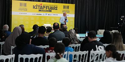 KİTAP FUARI’NDA HALİT ERTUĞRUL’DAN GENÇLERE VE AİLELERE HAYAT REHBERLİĞİ