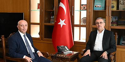 KİÜ REKTÖRÜ PROF. DR. İSMAİL BAKAN BÜYÜKŞEHİR BELEDİYE BAŞKANI HAYRETTİN GÜNGÖR’Ü ZİYARET ETTİ