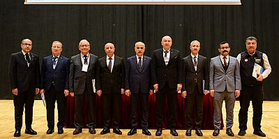 KSÜ’DE 1. YILINA DEPREMİN ETKİLERİ ANLATILIDI