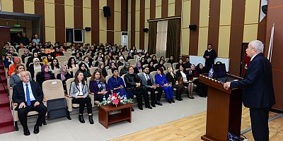 KSÜ’DE ‘MUTLU KADIN, MUTLU GENÇLİK, HUZURLU TOPLUM’ PANELİ DÜZENLENDİ