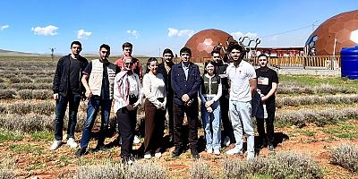 KSÜ ORMAN FAKÜLTESİ ÖĞRENCİLERİNDEN LAVANTA TESİSİ VE ÜRETİM ALANLARINA TEKNİK GEZİ