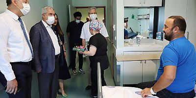 KSÜ REKTÖRÜ NİYAZİ  CAN, BAYRAMDA HASTA VE YAKINLARINI YALNIZ BIRAKMADI