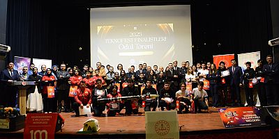 KSÜ YÖNETİMİ TEKNOFEST BAŞARISINI PAYLAŞAN ÖĞRENCİLERİN ÖDÜL TÖRENİNE KATILDI