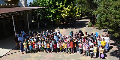KUR’AN KURSU ÖĞRENCİLERİNE GEZİCİ KÜTÜPHANE SÜRPRİZİ