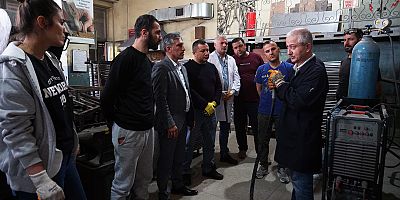 KURSİYERLER BÜYÜKŞEHİR’İN KAYNAKÇILIK KURSU’NDA HEM ÖĞRENİYOR HEM ÜRETİYOR