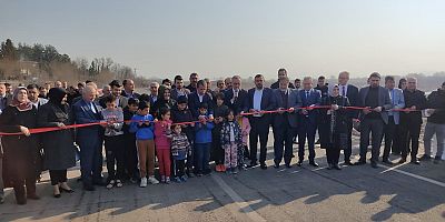 Kahramanmaraş Büyükşehir Belediyesi tarafından Türkoğlu İlçesinde yapılan ‘Kuyumcular Köprüsü’ açılış töreni gerçekleştirildi.