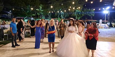 MAVİ KADINLAR DERNEĞİ’NDEN ZİHİNSEL ENGELLİ AYŞENUR’A ANLAMLI DÜĞÜN