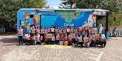 MOBİL KÜTÜPHANE, YENİ EĞİTİM YILINDA İLK ZİYARETLERİNİ GERÇEKLEŞTİRDİ