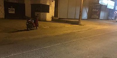 Kahramanmaraş’ta motorlu bisikletiyle seyir halinde iken direksiyon hakimiyetini kaybederek