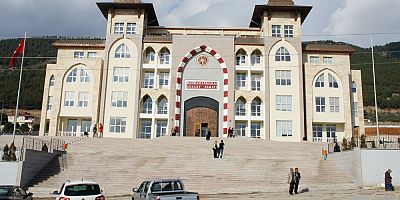 NİTELİKLİ DOLANDIRICILIK SUÇUNDAN ARANAN ŞAHIS YAKALANDI