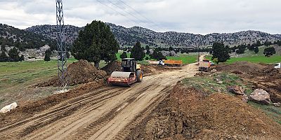 NURHAK’TA YOLLAR BÜYÜKŞEHİR’LE YENİLENİYOR