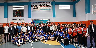 ONİKİŞUBAT BELEDİYESİ 100. YIL EXPO 2023 VOLEYBOL TURNUVASI FİNALİ NEFES KESTİ