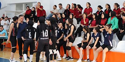 ONİKİŞUBAT BELEDİYESİ’NDEN 29 EKİM CUMHURİYET BAYRAMI’NA ÖZEL SPOR ŞÖLENİ