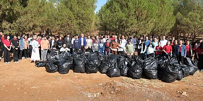 ONİKİŞUBAT BELEDİYESİ’NDEN 300 ÖĞRENCİYLE ORMAN TEMİZLİĞİ