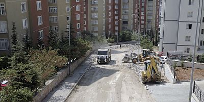 ONİKİŞUBAT BELEDİYESİ’NDEN SÜLEYMAN ŞAH MAHALLESİ’NE ASFALT ATAĞI