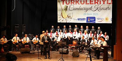 ONİKİŞUBAT BELEDİYESİ’NİN KAHRAMANLIK TÜRKÜLERİYLE CUMHURİYET KONSERİ’NE YOĞUN İLGİ