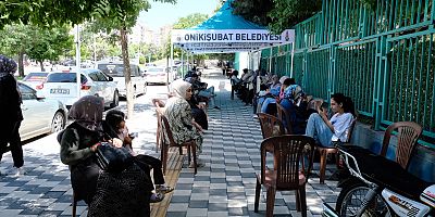 ONİKİŞUBAT BELEDİYESİ, YKS’YE GİREN ÖĞRENCİLERİN VE AİLELERİNİN SINAV HEYECANINA ORTAK OLDU