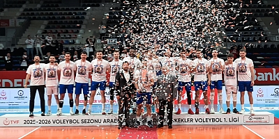 ONİKİŞUBAT BELEDİYESPOR EFELER LİGİ’NDE! ŞAMPİYONLUK KUPASI KAHRAMANMARAŞ’A ÇOK YAKIŞTI