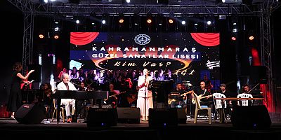 ONİKİŞUBAT GENÇLİK FESTİVALİ’NDE YÜCEL ARZEN VE GENÇ YETENEKLERDEN UNUTULMAZ PERFORMANS