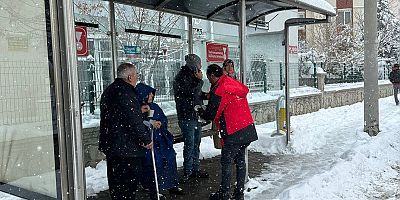 ONİKİŞUBAT’TA KAR SOĞUĞUNA KARŞI SICAK DAYANIŞMA