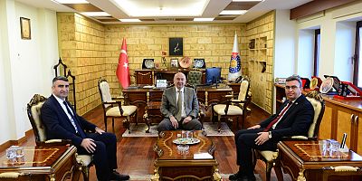 ONİKİŞUBAT VE DULKADİROĞLU KAYMAKAMLARINDAN REKTÖR YASIM’A ZİYARET