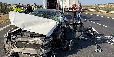 OTOBANDA OTOMOBİLİYLE BARİYERLERE ÇARPTI: 1 ÖLÜ