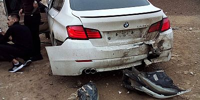 OTOMOBİL AĞAÇLARI BİÇTİ SONRA  TOPRAK YIĞININA ÇARPTI