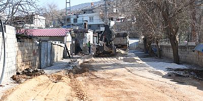 PAZARCIK-EVRİ MAHALLESİ İÇMESUYU ŞEBEKE YENİLEME  ÇALIŞMALARI BAŞLADI