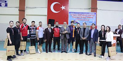 PAZARCIK’TA ÖĞRETMENLER GÜNÜ  VOLEYBOL TURNUVASI YAPILDI