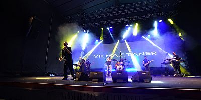 POP MÜZİĞİN SEVİLEN İSMİ YILMAZ TANER, ŞARKILARIYLA UNUTULMAZ GECE YAŞATTI