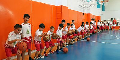 POTADA GELECEK YETİŞİYOR 400 GENÇ BASKETBOLUN TEMELLERİNİ ATIYOR